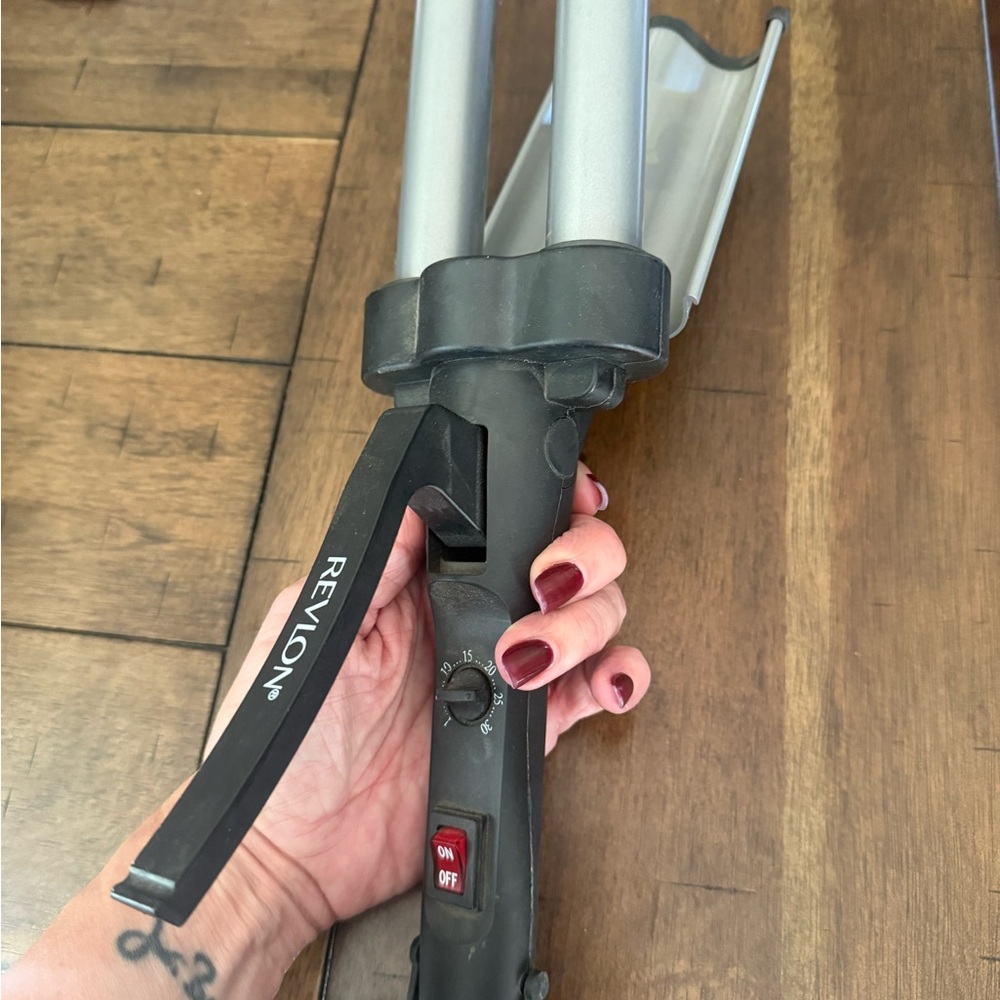 Revlon Triple Barrel Wave Iron